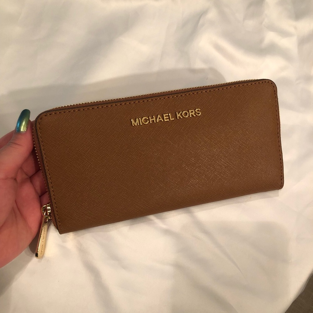 Michael Kors Authentic Wallet